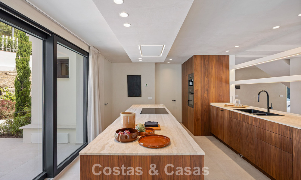Ready-to-move-in, contemporary Mediterranean luxury villa for sale in a golf area of Marbella - Benahavís 798744