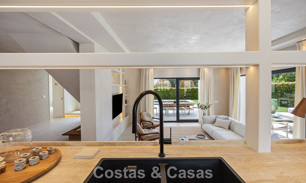 Ready-to-move-in, contemporary Mediterranean luxury villa for sale in a golf area of Marbella - Benahavís 798745