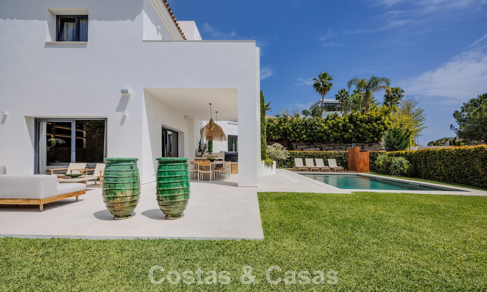 Ready-to-move-in, contemporary Mediterranean luxury villa for sale in a golf area of Marbella - Benahavís 798748