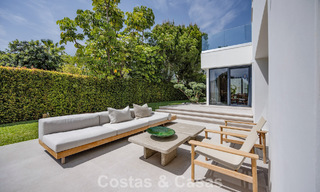 Ready-to-move-in, contemporary Mediterranean luxury villa for sale in a golf area of Marbella - Benahavís 798750 