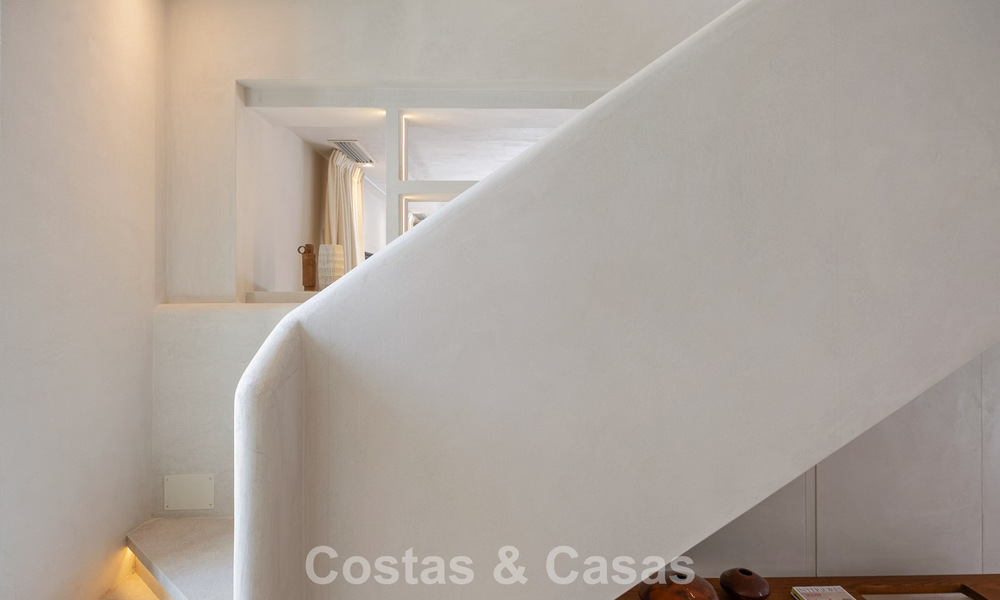 Ready-to-move-in, contemporary Mediterranean luxury villa for sale in a golf area of Marbella - Benahavís 798753