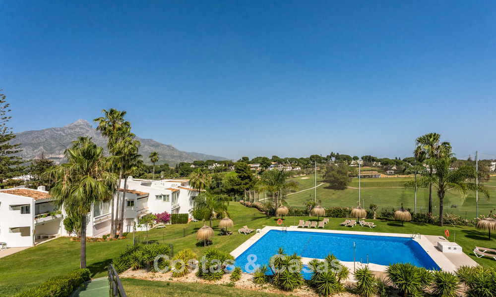 Stylish modernised apartment for sale, frontline aloha golf in Nueva Andalucía, Marbella 798764