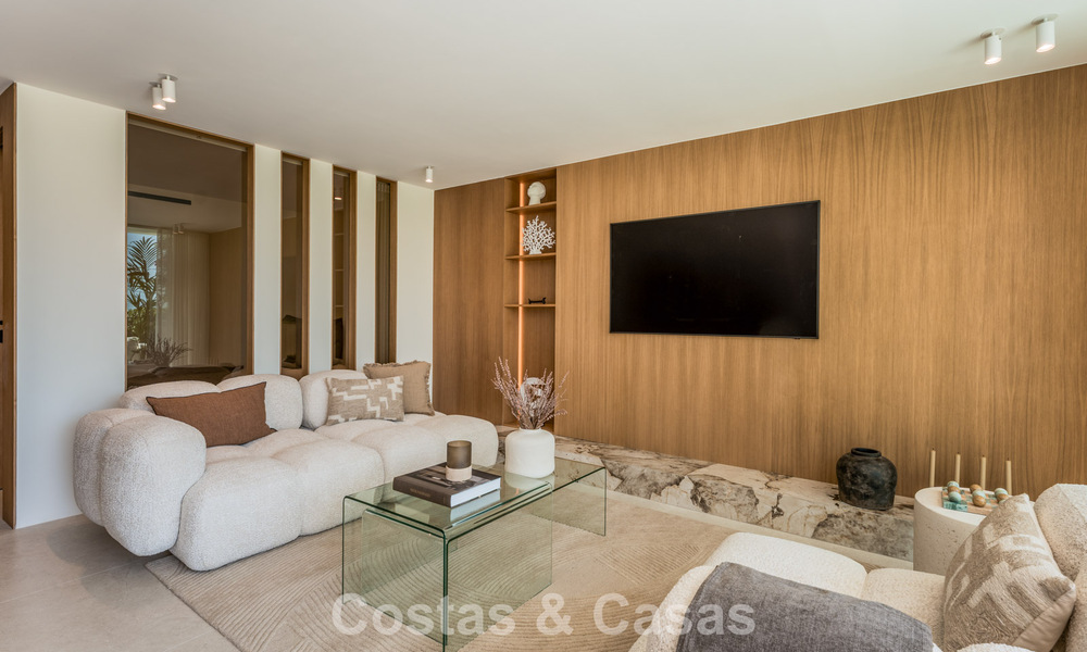 Stylish modernised apartment for sale, frontline aloha golf in Nueva Andalucía, Marbella 798781