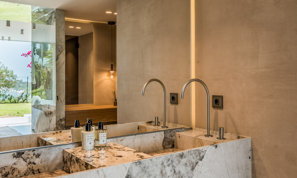 Stylish modernised apartment for sale, frontline aloha golf in Nueva Andalucía, Marbella 798798