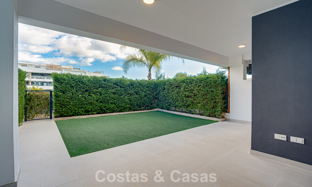 Modern garden apartment for sale at walking distance to the beach on the New Golden Mile between Marbella and Estepona 798805