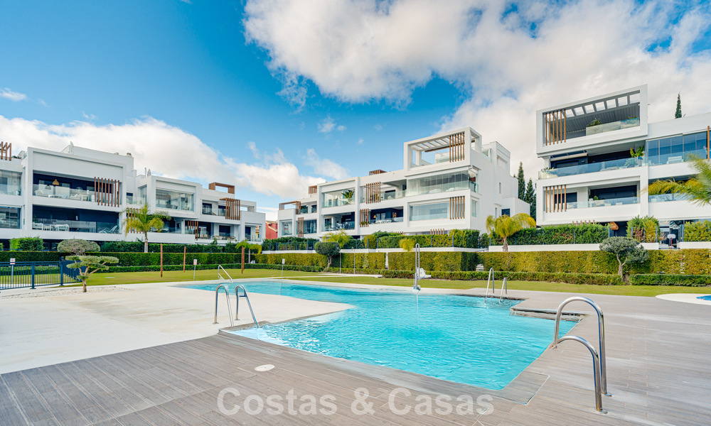 Modern garden apartment for sale at walking distance to the beach on the New Golden Mile between Marbella and Estepona 798809