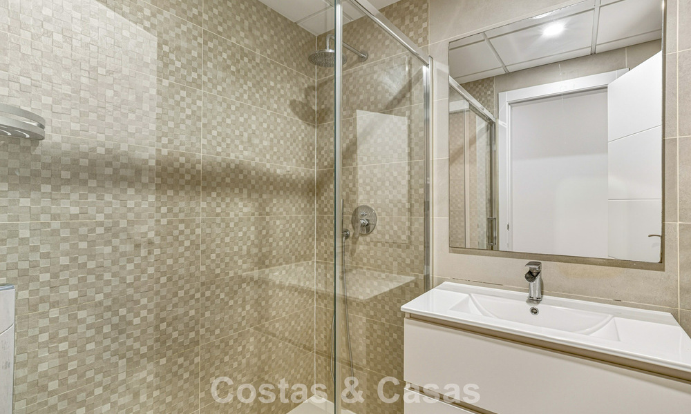 Modern garden apartment for sale at walking distance to the beach on the New Golden Mile between Marbella and Estepona 798814