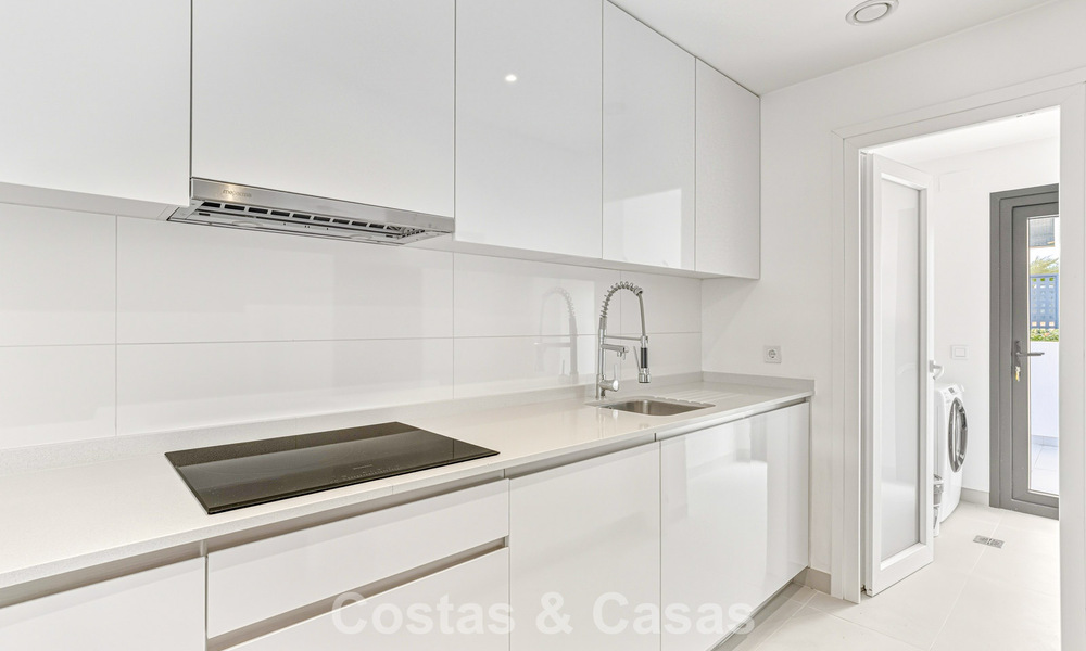 Modern garden apartment for sale at walking distance to the beach on the New Golden Mile between Marbella and Estepona 798820