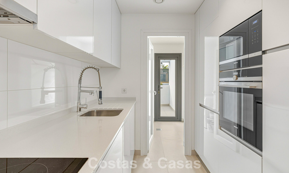 Modern garden apartment for sale at walking distance to the beach on the New Golden Mile between Marbella and Estepona 798823