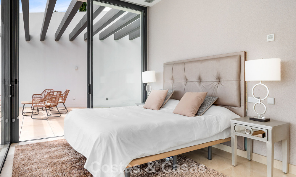 Contemporary modern villa with panoramic sea views for sale in a prestigious golf area in Marbella - Benahavís 798849