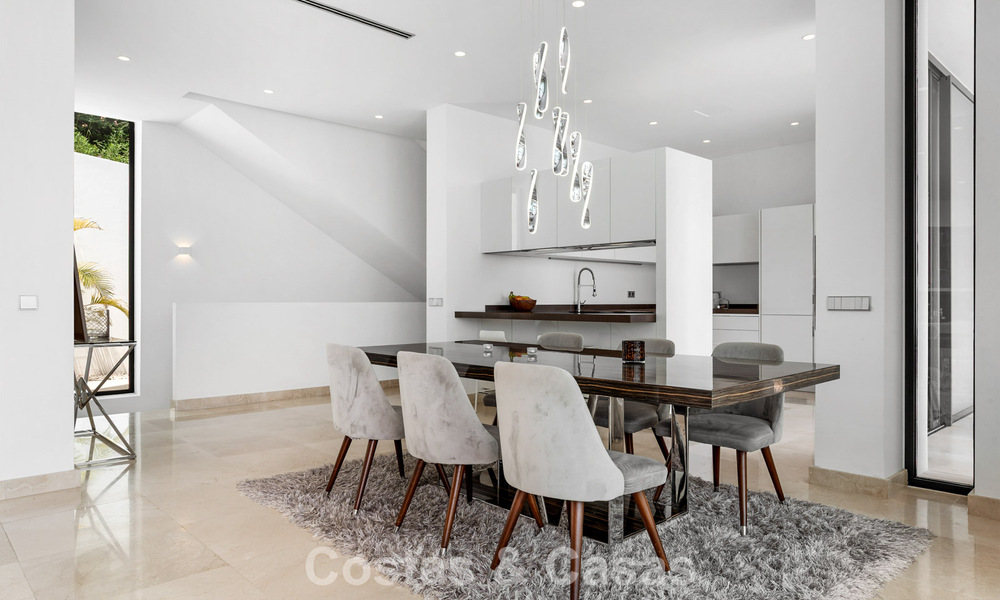 Contemporary modern villa with panoramic sea views for sale in a prestigious golf area in Marbella - Benahavís 798863