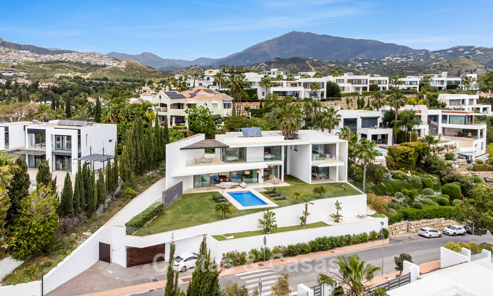 Contemporary modern villa with panoramic sea views for sale in a prestigious golf area in Marbella - Benahavís 798885