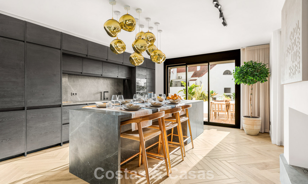 Move-in ready and contemporary fully renovated apartment for sale in Nueva Andalucía, Marbella 798906