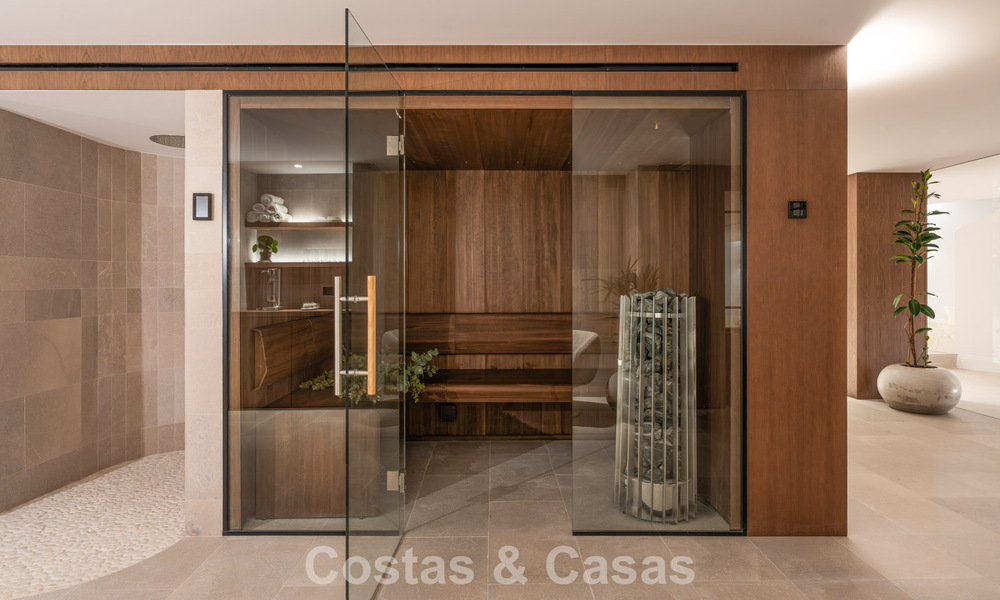 Royal villa in a contemporary Mediterranean architectural style for sale in a gated community in Marbella - Benahavís 799057
