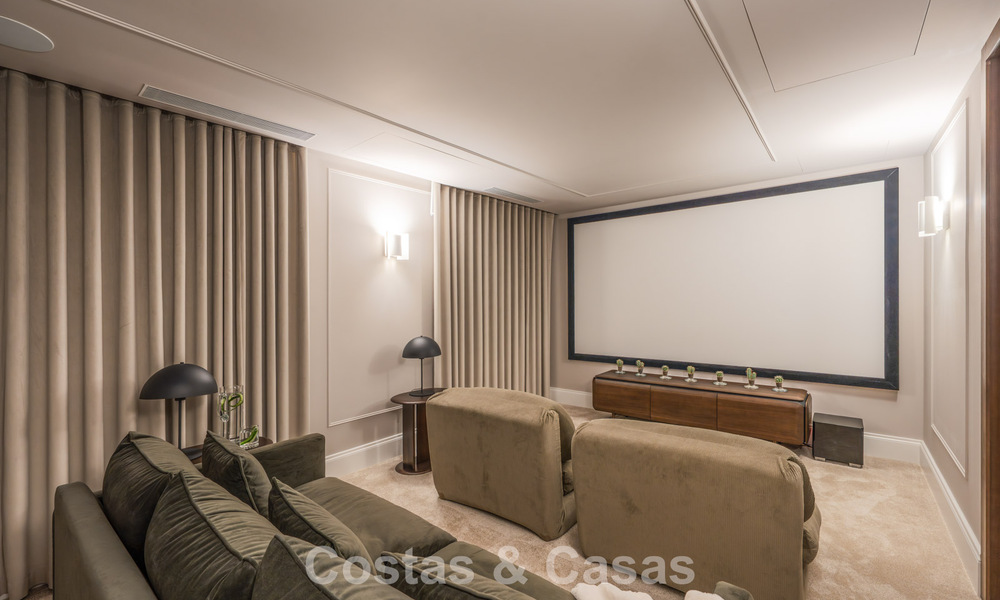 Royal villa in a contemporary Mediterranean architectural style for sale in a gated community in Marbella - Benahavís 799061