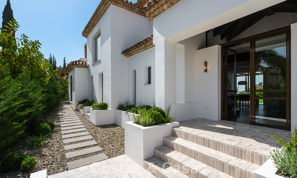Royal villa in a contemporary Mediterranean architectural style for sale in a gated community in Marbella - Benahavís 799066
