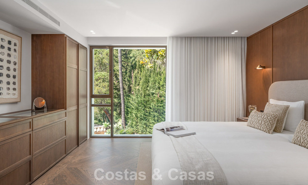 Royal villa in a contemporary Mediterranean architectural style for sale in a gated community in Marbella - Benahavís 799070