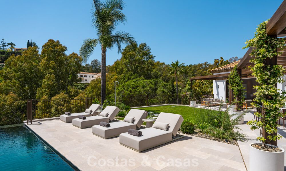 Royal villa in a contemporary Mediterranean architectural style for sale in a gated community in Marbella - Benahavís 799079