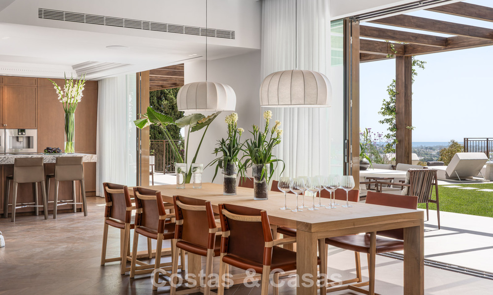 Royal villa in a contemporary Mediterranean architectural style for sale in a gated community in Marbella - Benahavís 799086