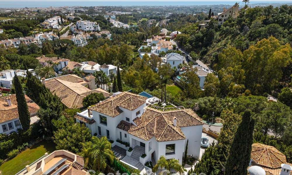 Royal villa in a contemporary Mediterranean architectural style for sale in a gated community in Marbella - Benahavís 799093