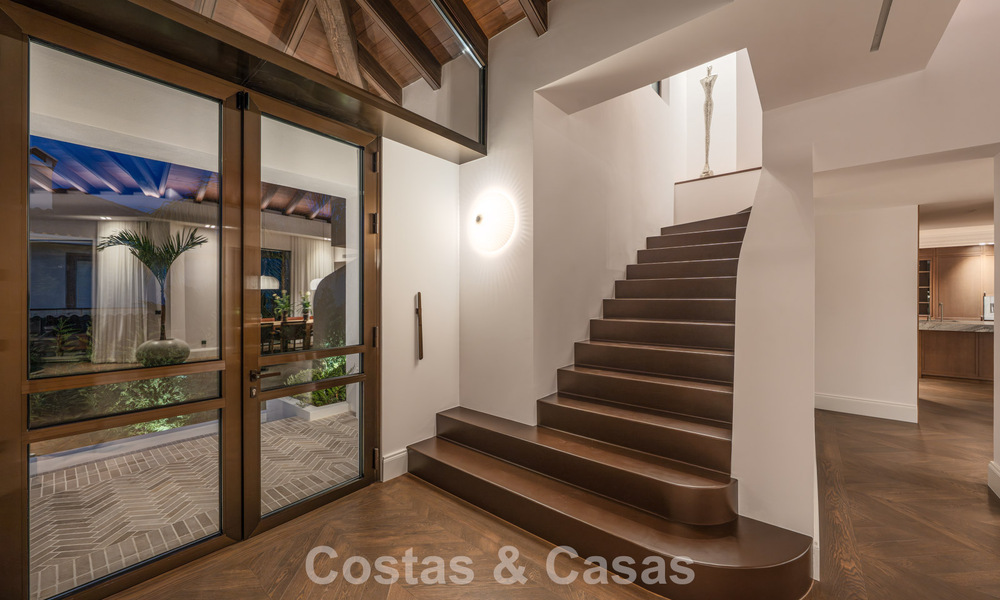 Royal villa in a contemporary Mediterranean architectural style for sale in a gated community in Marbella - Benahavís 799097