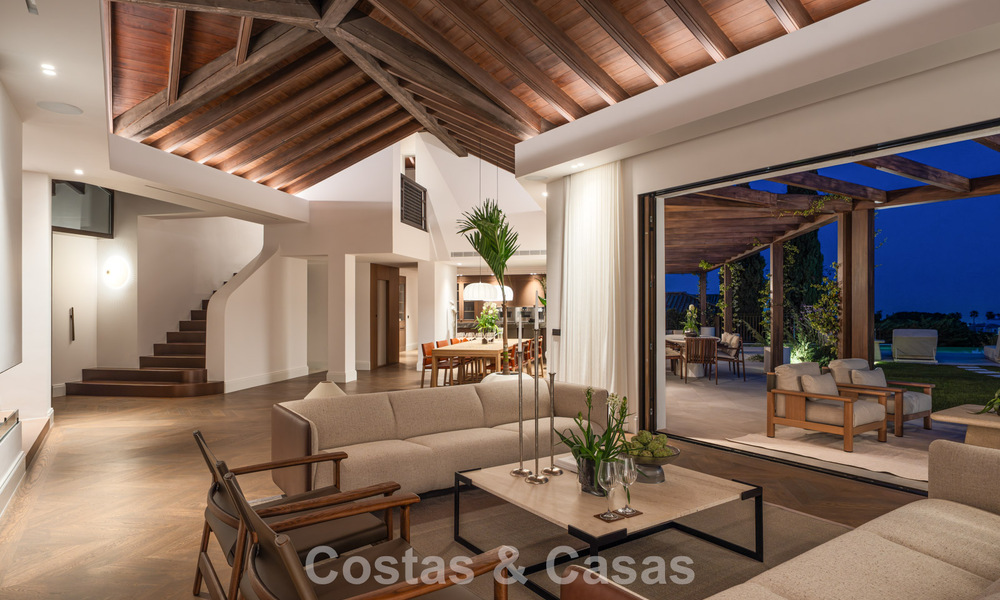 Royal villa in a contemporary Mediterranean architectural style for sale in a gated community in Marbella - Benahavís 799098