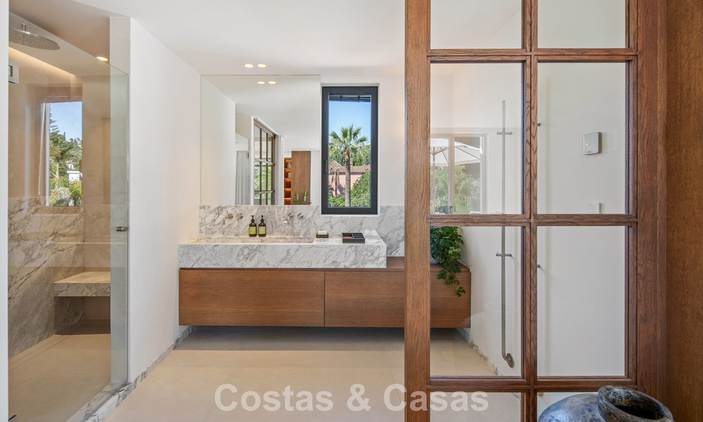 Turnkey, contemporary Mediterranean villa for sale, bordering Las Brisas Golf in Nueva Andalucía, Marbella 799109
