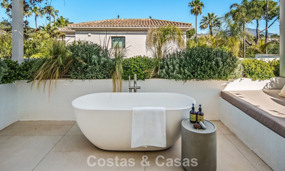 Turnkey, contemporary Mediterranean villa for sale, bordering Las Brisas Golf in Nueva Andalucía, Marbella 799113
