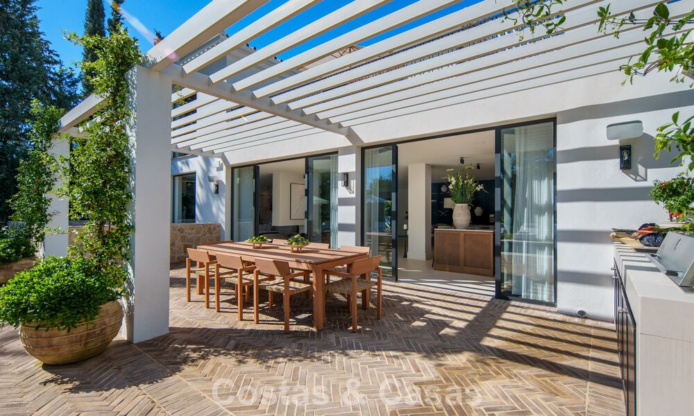 Turnkey, contemporary Mediterranean villa for sale, bordering Las Brisas Golf in Nueva Andalucía, Marbella 799123