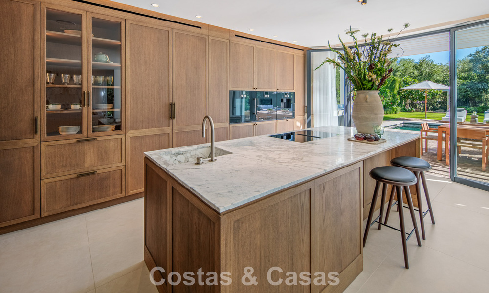 Turnkey, contemporary Mediterranean villa for sale, bordering Las Brisas Golf in Nueva Andalucía, Marbella 799134