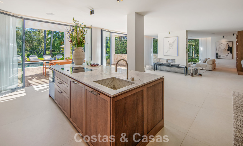 Turnkey, contemporary Mediterranean villa for sale, bordering Las Brisas Golf in Nueva Andalucía, Marbella 799135