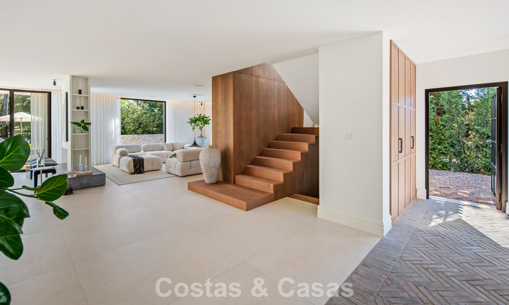 Turnkey, contemporary Mediterranean villa for sale, bordering Las Brisas Golf in Nueva Andalucía, Marbella 799143