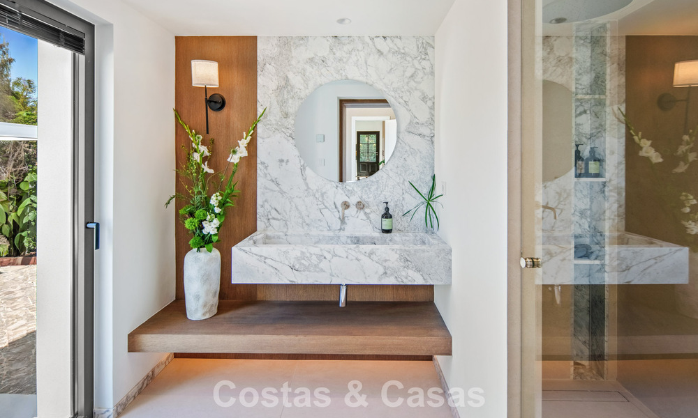 Turnkey, contemporary Mediterranean villa for sale, bordering Las Brisas Golf in Nueva Andalucía, Marbella 799145