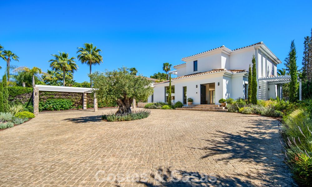 Turnkey, contemporary Mediterranean villa for sale, bordering Las Brisas Golf in Nueva Andalucía, Marbella 799148