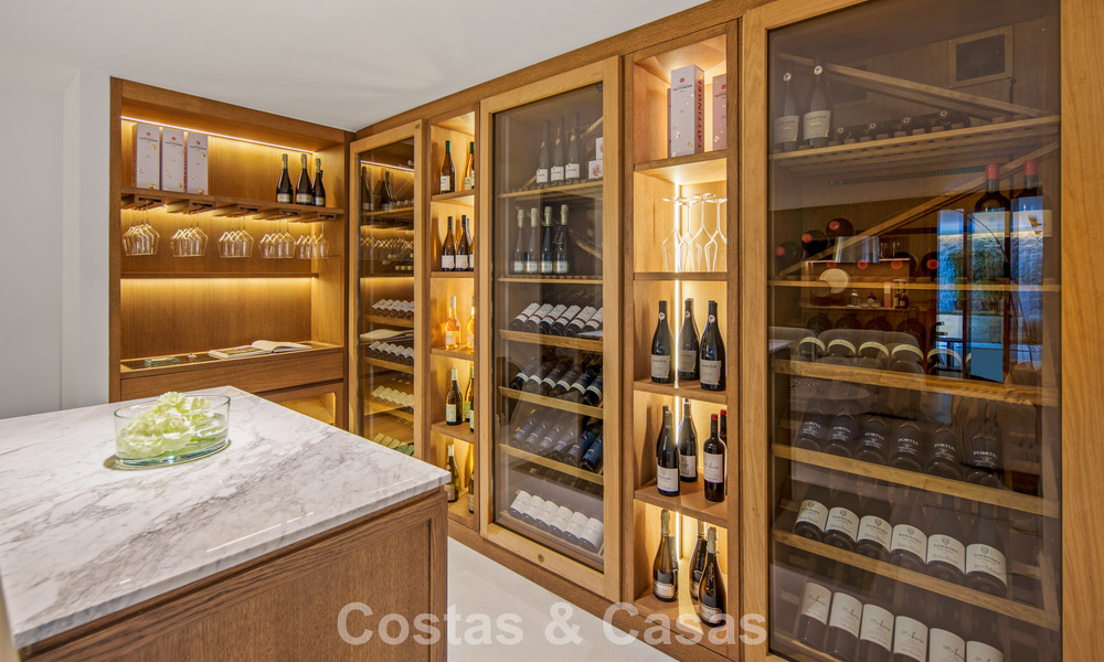 Turnkey, contemporary Mediterranean villa for sale, bordering Las Brisas Golf in Nueva Andalucía, Marbella 799152