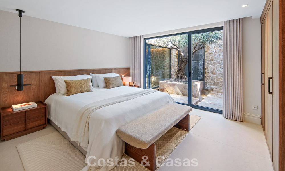 Turnkey, contemporary Mediterranean villa for sale, bordering Las Brisas Golf in Nueva Andalucía, Marbella 799154