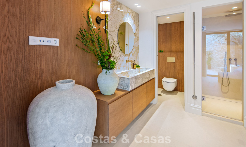 Turnkey, contemporary Mediterranean villa for sale, bordering Las Brisas Golf in Nueva Andalucía, Marbella 799155