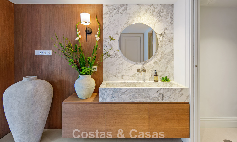 Turnkey, contemporary Mediterranean villa for sale, bordering Las Brisas Golf in Nueva Andalucía, Marbella 799156
