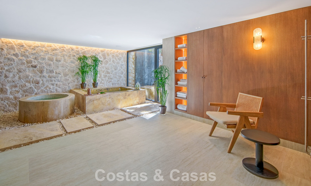 Turnkey, contemporary Mediterranean villa for sale, bordering Las Brisas Golf in Nueva Andalucía, Marbella 799159