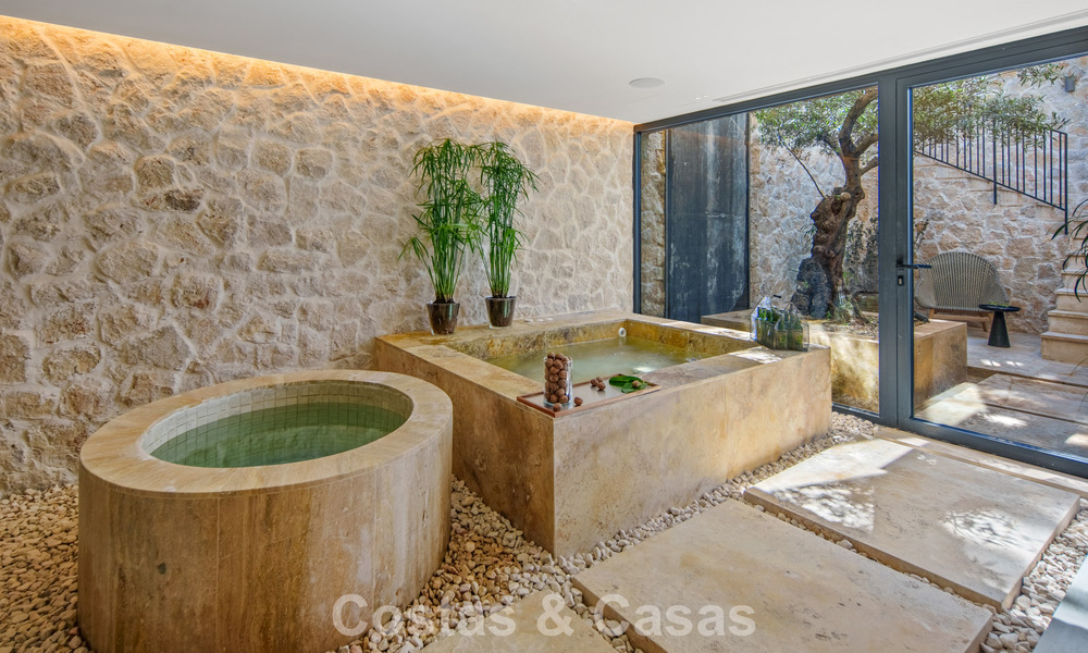Turnkey, contemporary Mediterranean villa for sale, bordering Las Brisas Golf in Nueva Andalucía, Marbella 799161