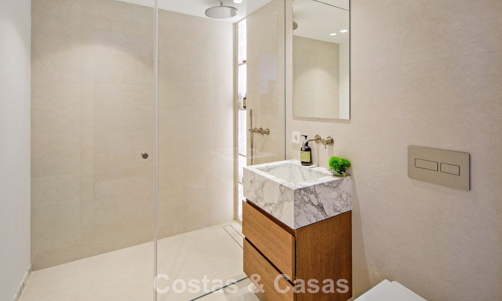 Turnkey, contemporary Mediterranean villa for sale, bordering Las Brisas Golf in Nueva Andalucía, Marbella 799163
