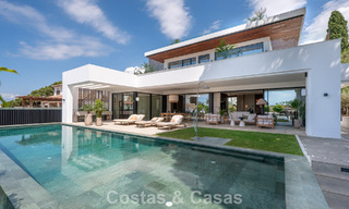 High-end beachside villa with rooftop terrace and jacuzzi with sea views for sale east of Marbella Centre 799188 