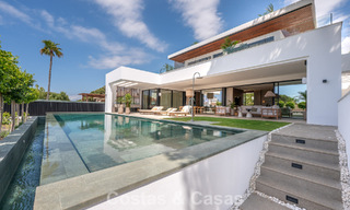 High-end beachside villa with rooftop terrace and jacuzzi with sea views for sale east of Marbella Centre 799189 