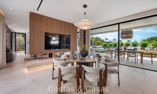 High-end beachside villa with rooftop terrace and jacuzzi with sea views for sale east of Marbella Centre 799199 