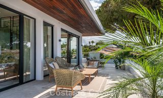 High-end beachside villa with rooftop terrace and jacuzzi with sea views for sale east of Marbella Centre 799221 