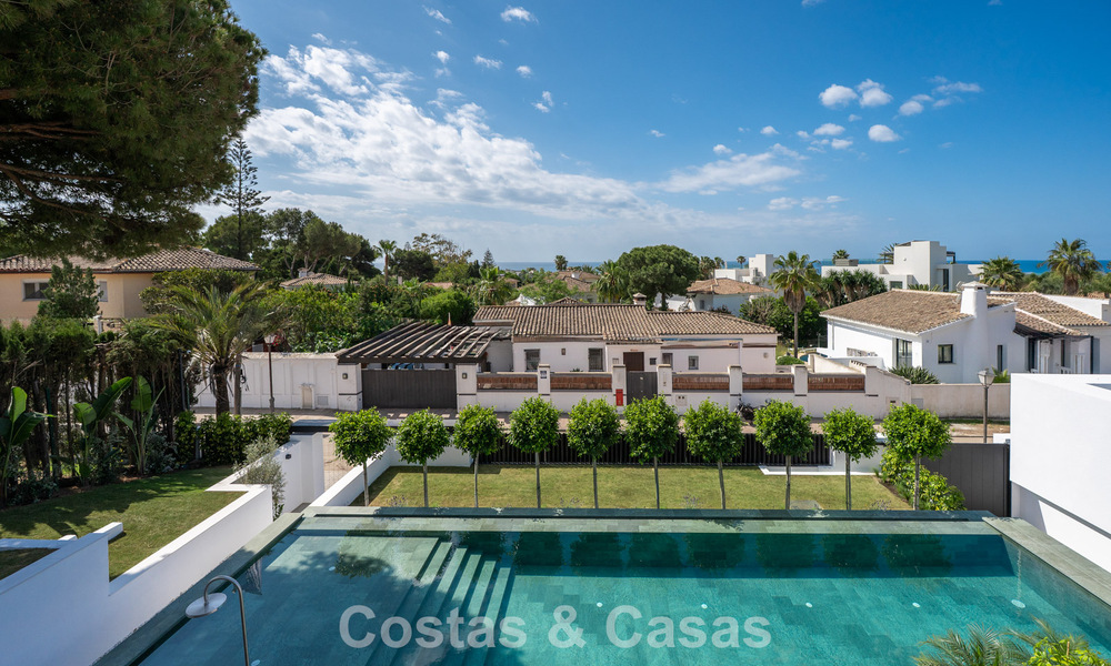 High-end beachside villa with rooftop terrace and jacuzzi with sea views for sale east of Marbella Centre 799222