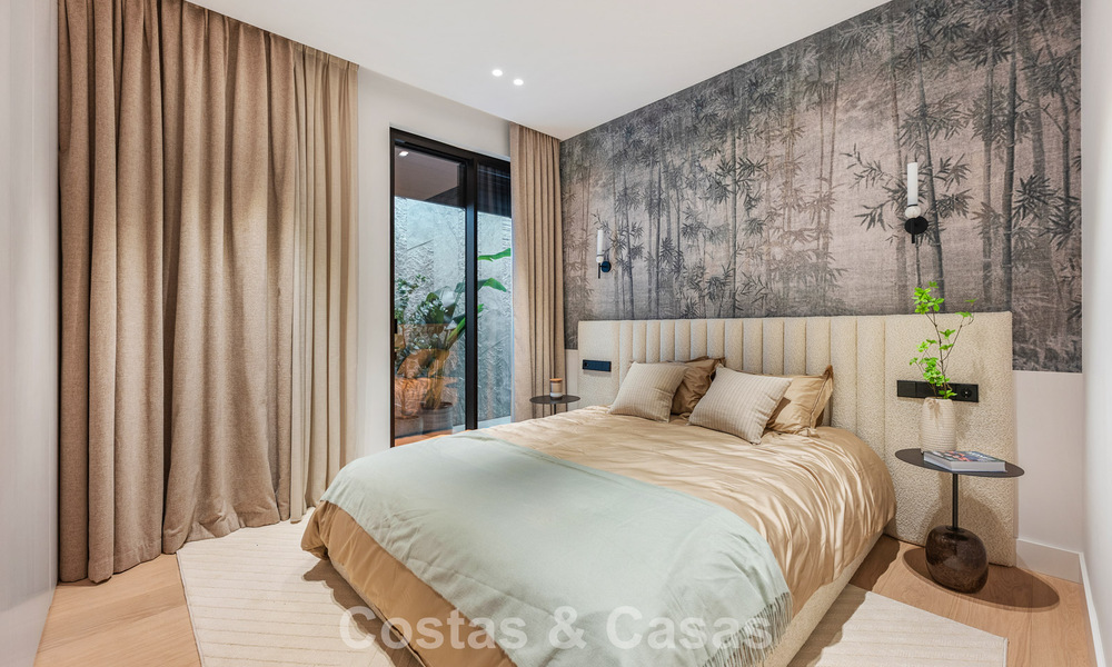 High-end beachside villa with rooftop terrace and jacuzzi with sea views for sale east of Marbella Centre 799233