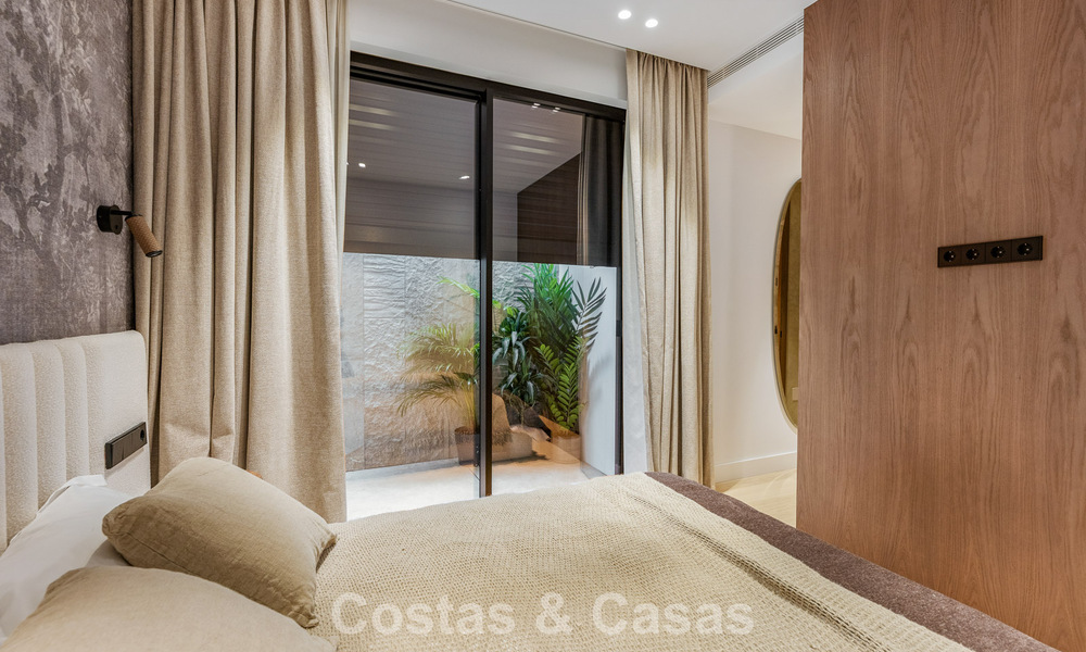 High-end beachside villa with rooftop terrace and jacuzzi with sea views for sale east of Marbella Centre 799241