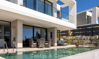 Modern turnkey villa for sale in a sought-after golf community near Estepona town centre 799448 