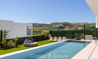 Modern turnkey villa for sale in a sought-after golf community near Estepona town centre 799449 